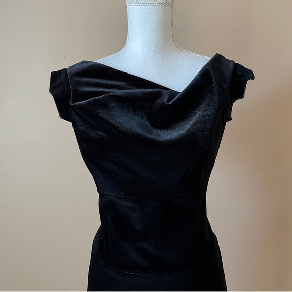 G.I.L.I. | Black Velour Cocktail Dress Sz 6 - Picture 2 of 6